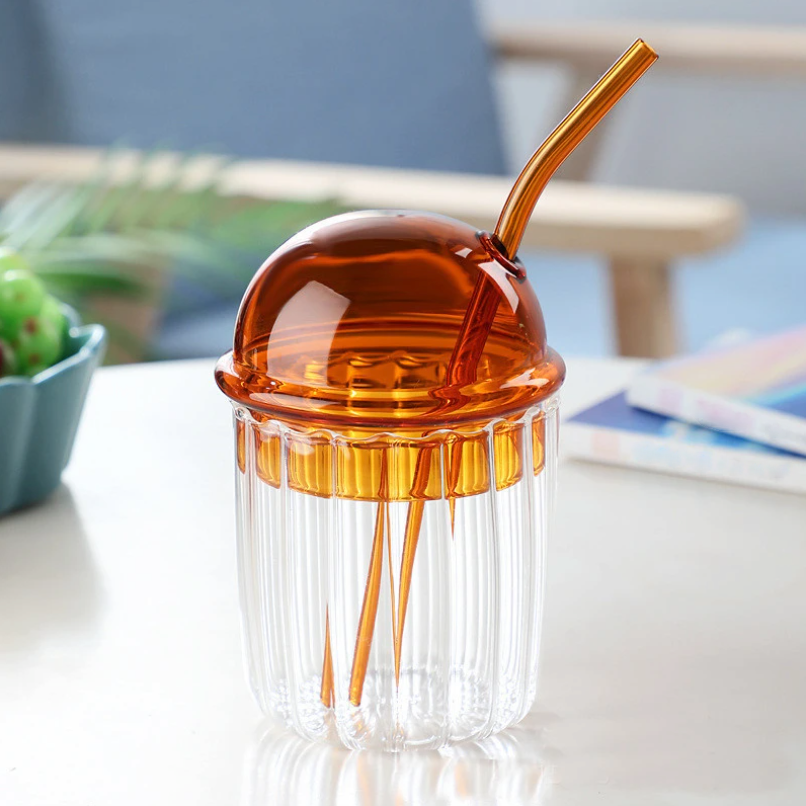 Premium-Set mit gewelltem Glas und Strohhalm mit kuppelförmigem Deckel für umweltfreundliche Getränke – Letifly Lights & Decor
