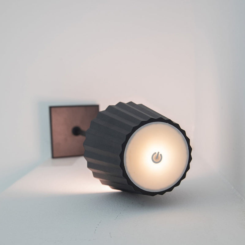 Lampe de table LED sans fil Dainty Groove
