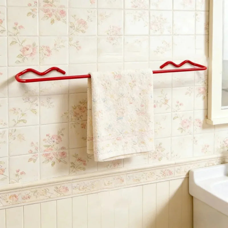 Wiggle Towel Bar