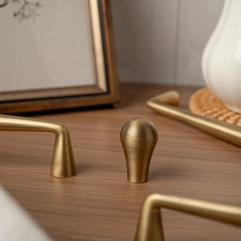 Letifly Lights & Decor - Sutton Brass Cabinet Pull - Slim antique brass cabinet handle with 128 mm mounting pitch