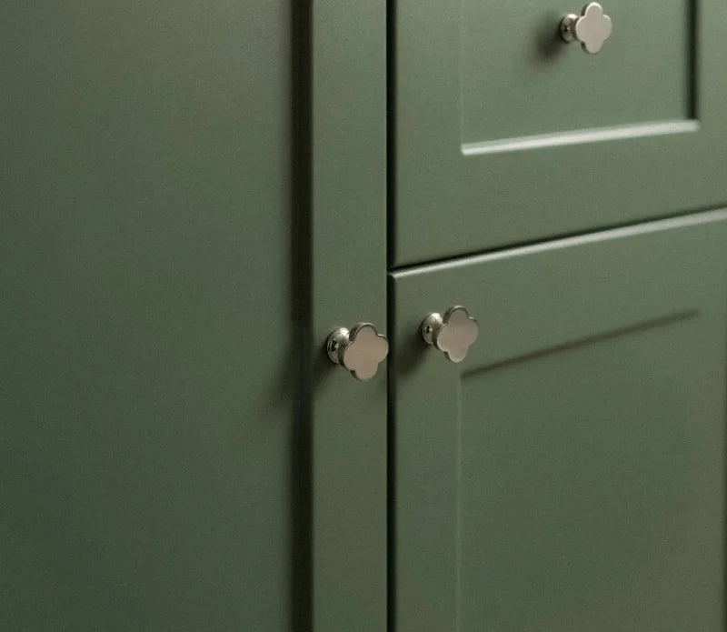 Letifly Lights & Decor - Clover Brass Cabinet Knob - Four-lobed clover-shaped brass cabinet knob with polished metallic finish