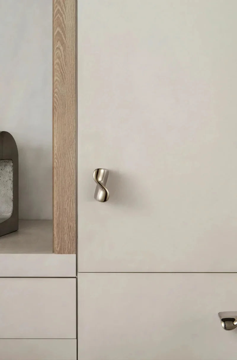 Minimalist Solid Brass Kitchen Cabinet Handles Creative Design for Home Use Decorative Cabinet Knob and Pulls for Kitchen