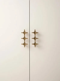 The Crossbeam Brass Knobs Antique brass star-shaped cabinet knobs 1-star and 3-star Nordic hardware