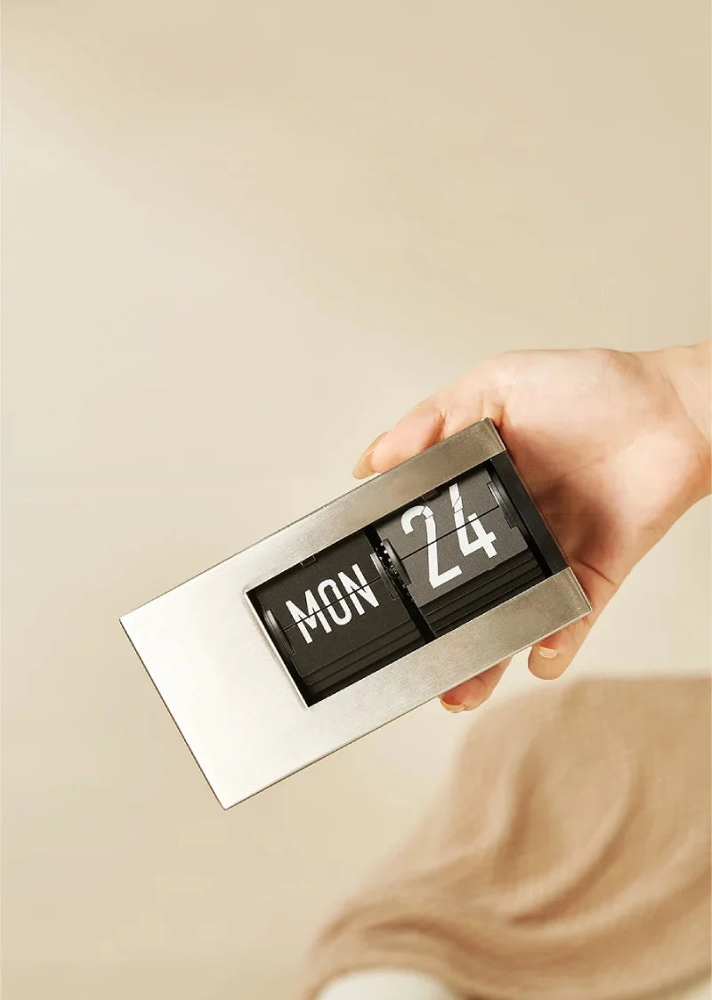 Maison Flip Calendar Clock – Letifly Lights & Decor