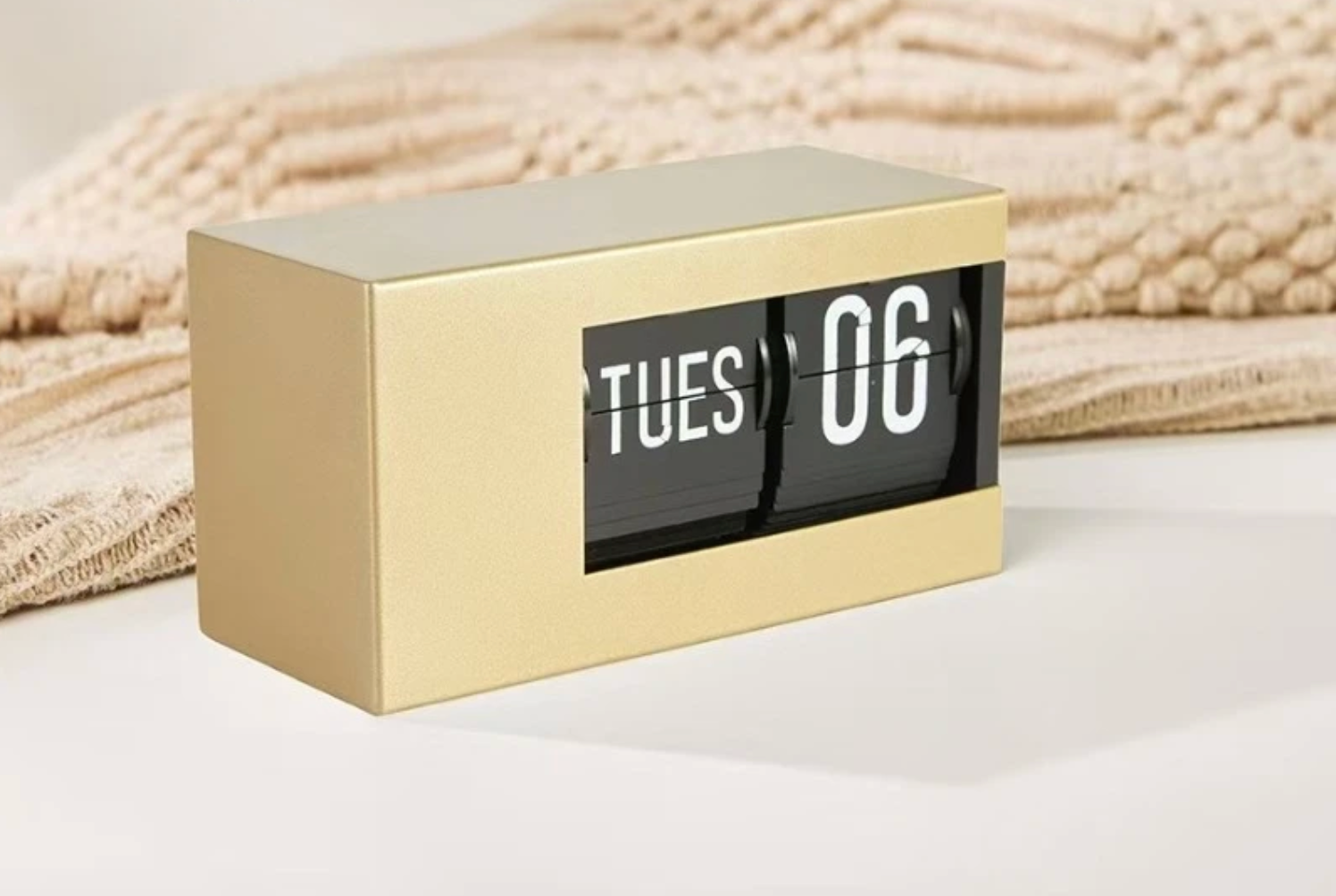 Maison Flip Calendar Clock – Flip Mechanism | Letifly – Letifly