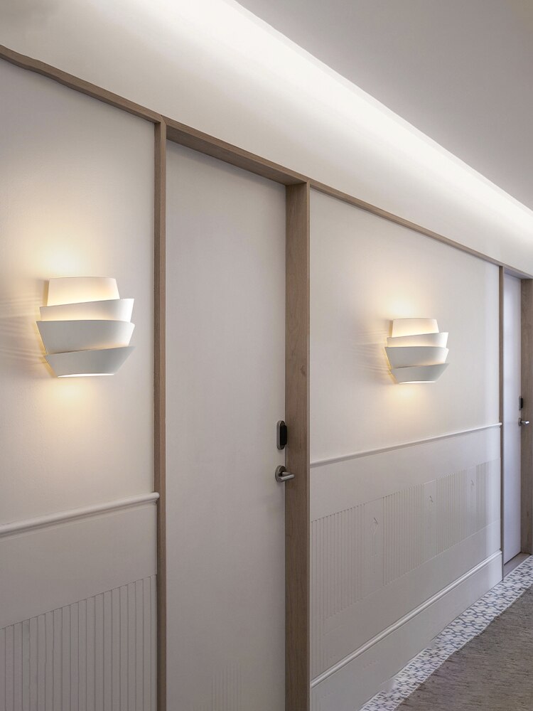 White Space LED Wall Lamp