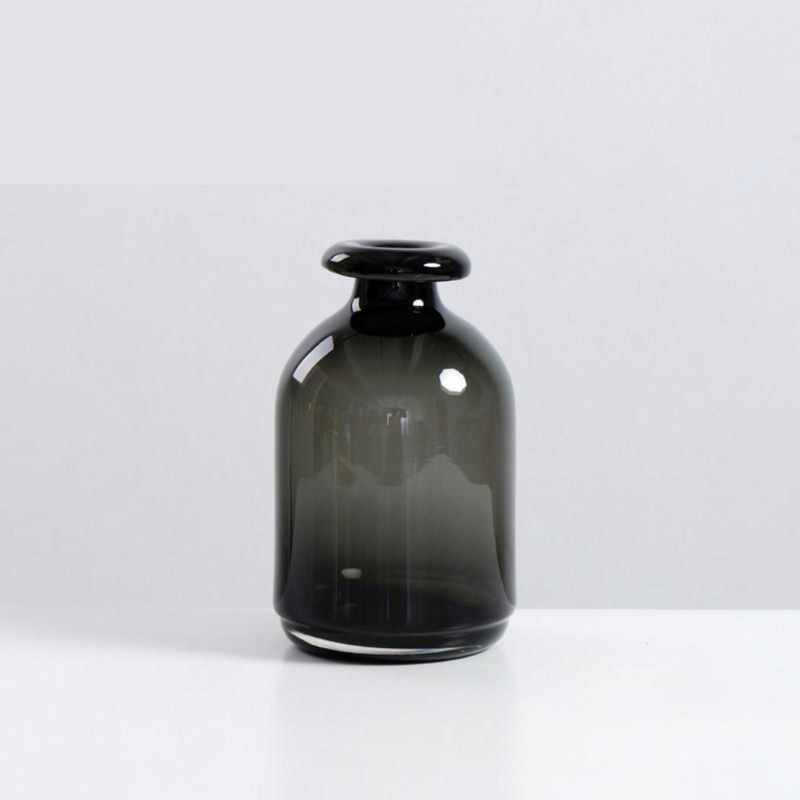 Vase en verre noir fumé - Vente finale