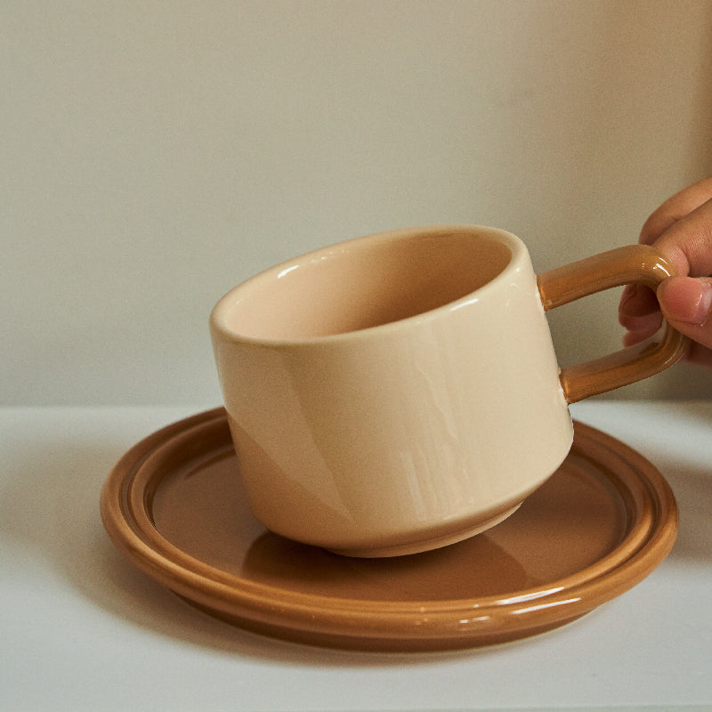 Sets of Kitchenware in Ceramic Cups and Saucers for Tea Cups and Coffee Cups finnish design