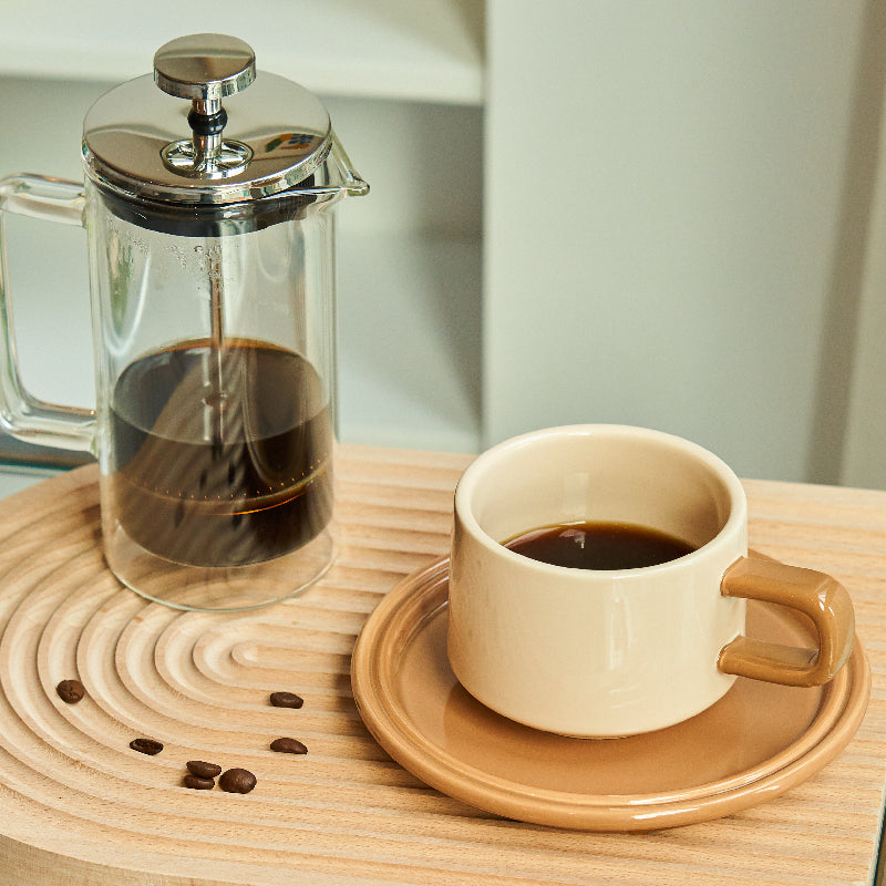 Sets of Kitchenware in Ceramic Cups and Saucers for Tea Cups and Coffee Cups finnish design
