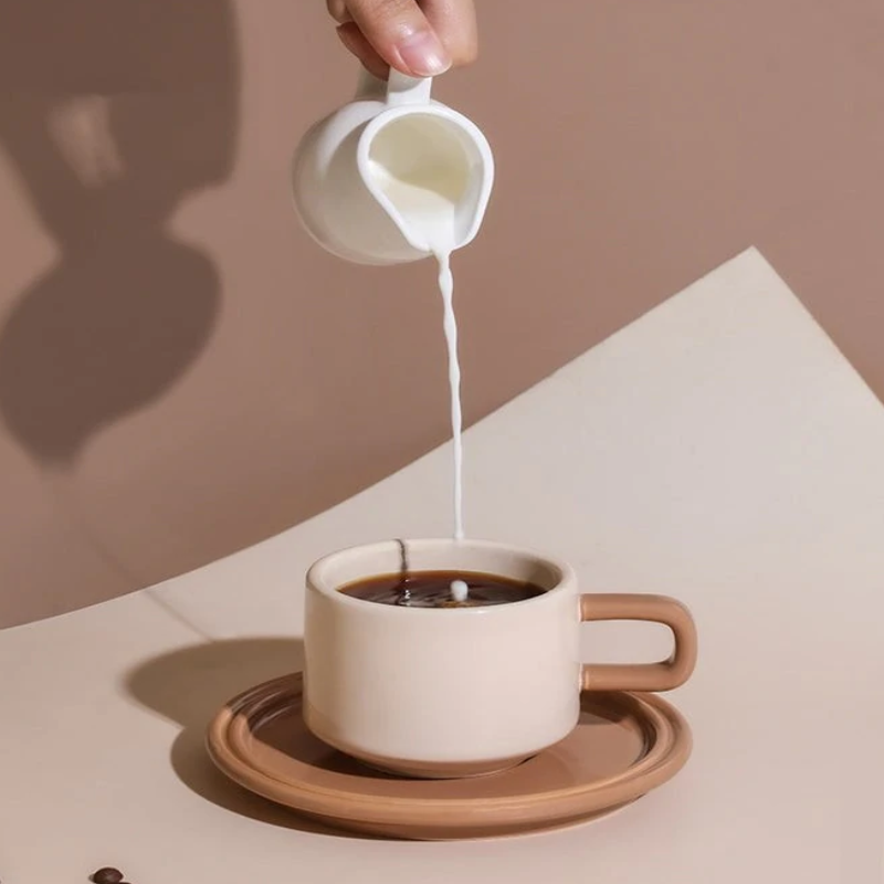 Sets of Kitchenware in Ceramic Cups and Saucers for Tea Cups and Coffee Cups finnish design
