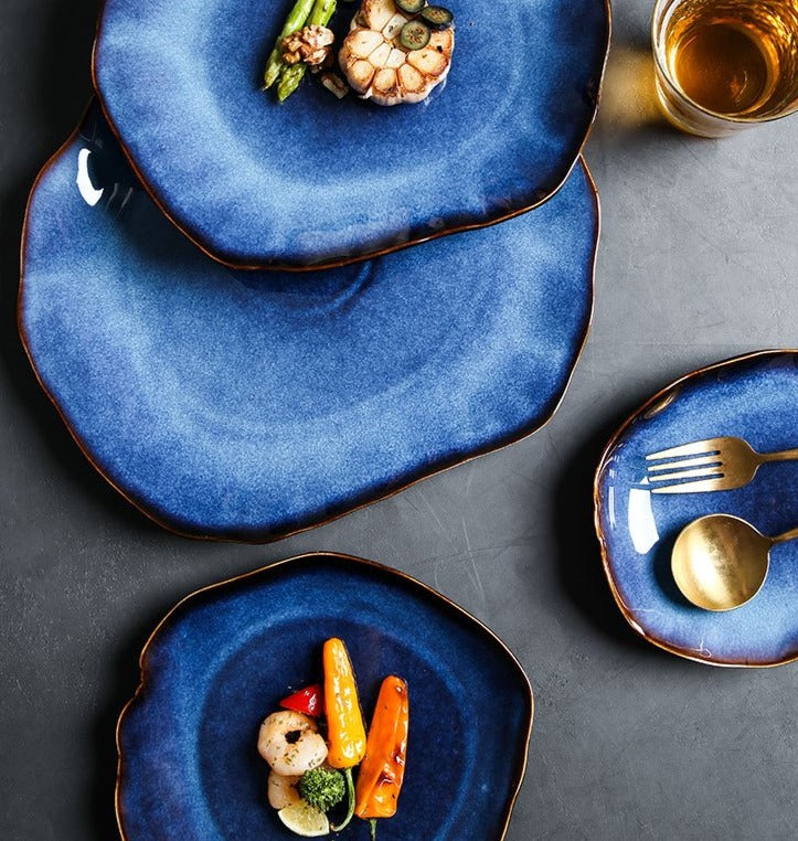 abstract rough edges cat-eye pattern blue glazed ceramic plate