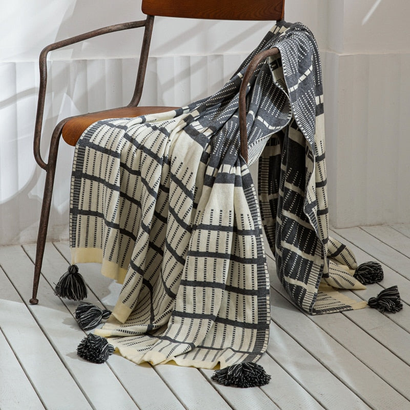 Soft and Warm Geometric Tassel Edges Cotton Throw Blanket 