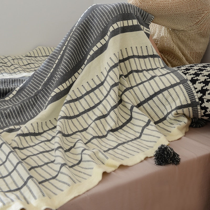 Soft and Warm Geometric Tassel Edges Cotton Throw Blanket