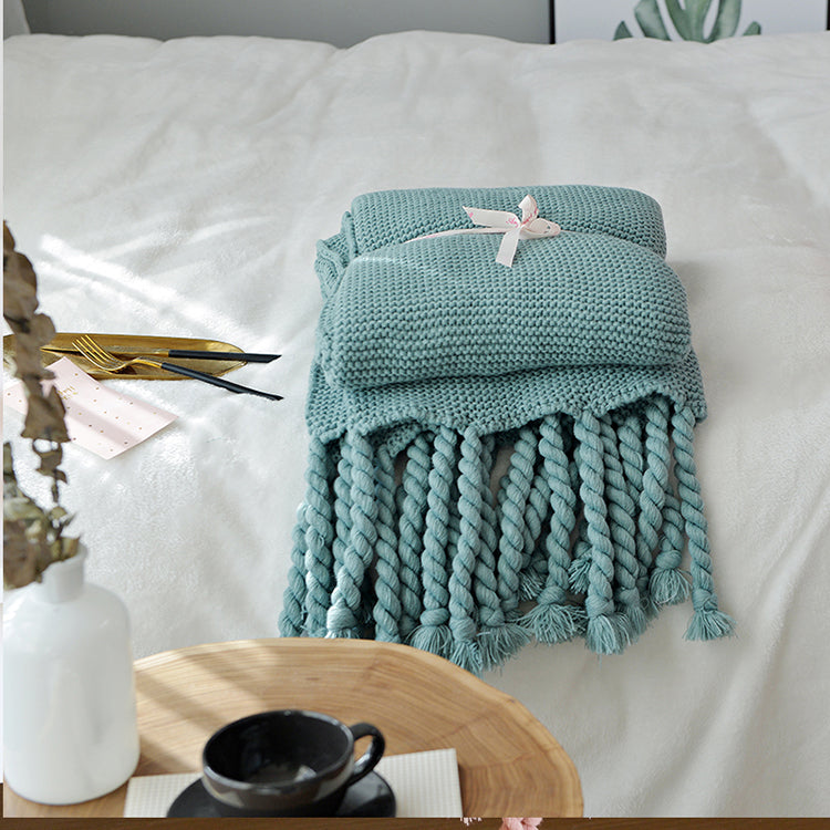 rectangle plaid knitted blanket with tassel