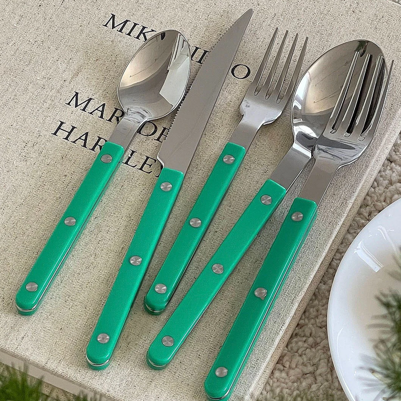 https://www.letifly.com/cdn/shop/products/iluma-retro-flatware-in-brushed-stainless-steel-24_800x.png?v=1680547470