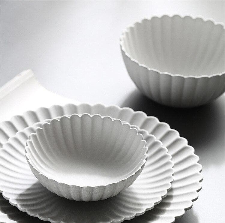 round scalloped edge  white dinnerware set