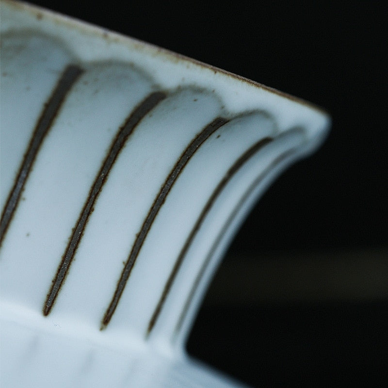 Ceramic Round Vintage Embossed Lines Anti Skid Plate