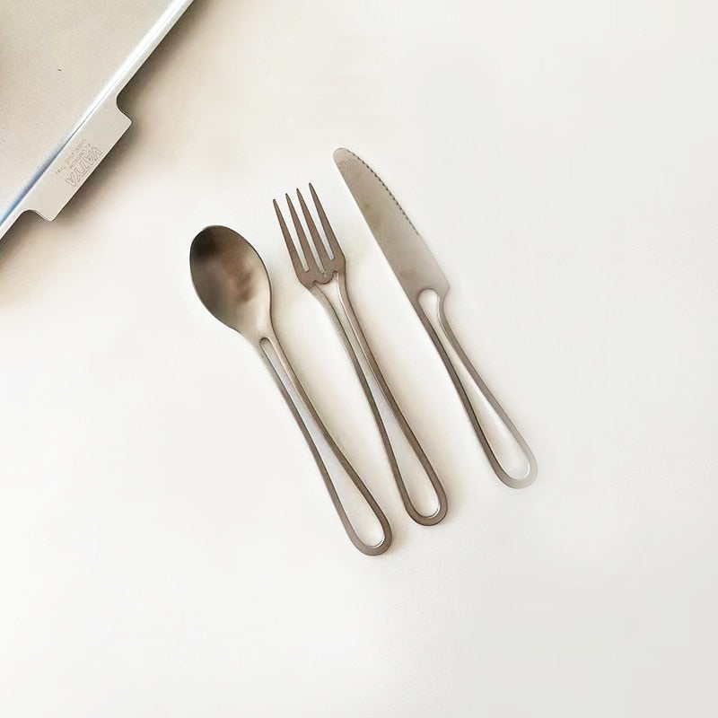 https://www.letifly.com/cdn/shop/products/stainless-cutlery-set-silver-l-3pcs-3_800x.jpg?v=1675245022